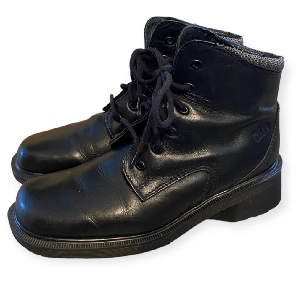 Vintage Dr. Martens 6 hole boots